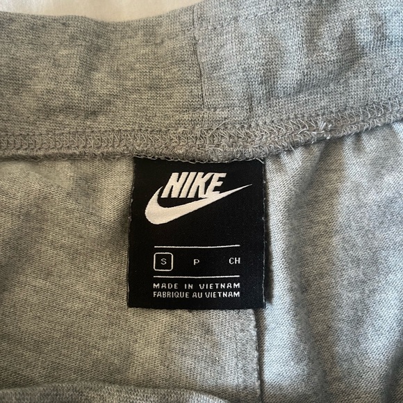 Nike Gray Lounge Soft Terry Drawstring Pocket Shorts Small - Picture 4 of 4